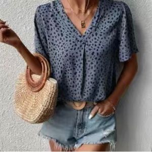 🥳🎉2/25$🤩. Dalmatian Print short sleeve top